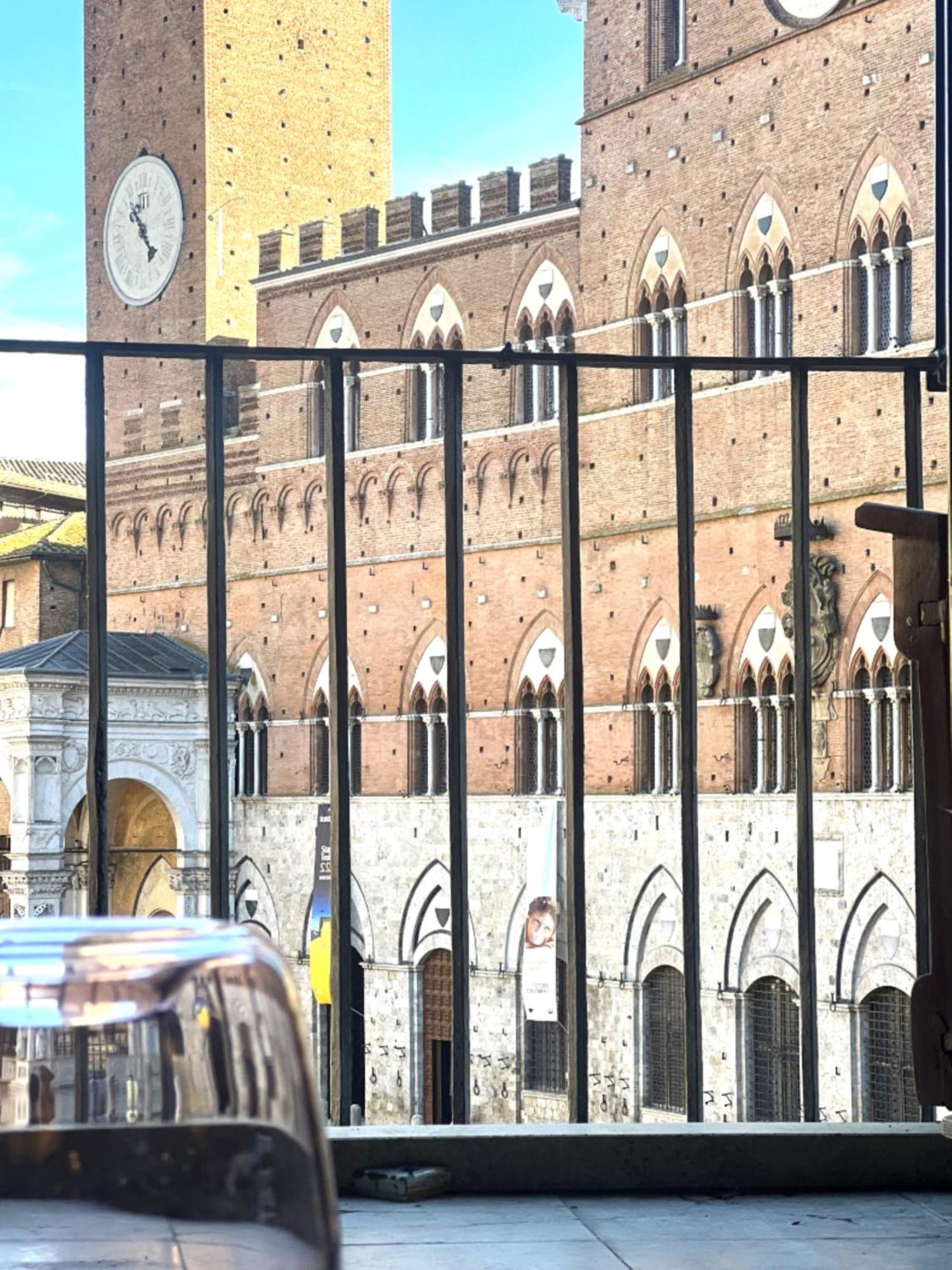 The Balcony Suite - Affaccio Su Piazza Del Campo Siena Exteriér fotografie
